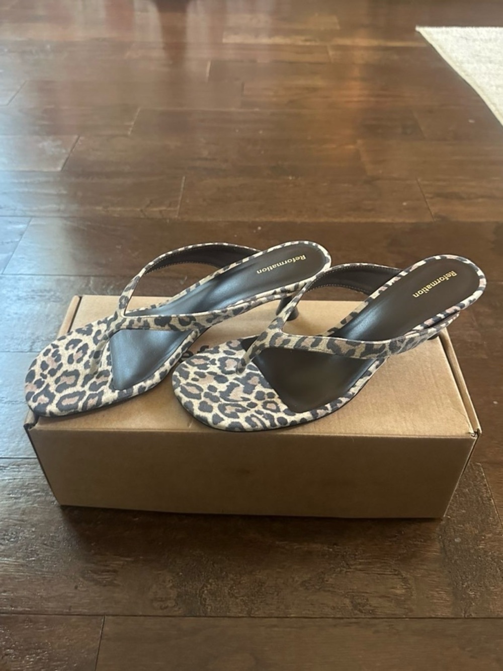 Reformation Sophie  Leopard-Print Suede Sandals 7.5 Brand New - Picture 6 of 14